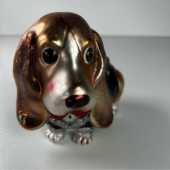 Basset Hound Dog in a suit Blown Glass W/ glitter Christmas Ornament - Picture 8 of 10